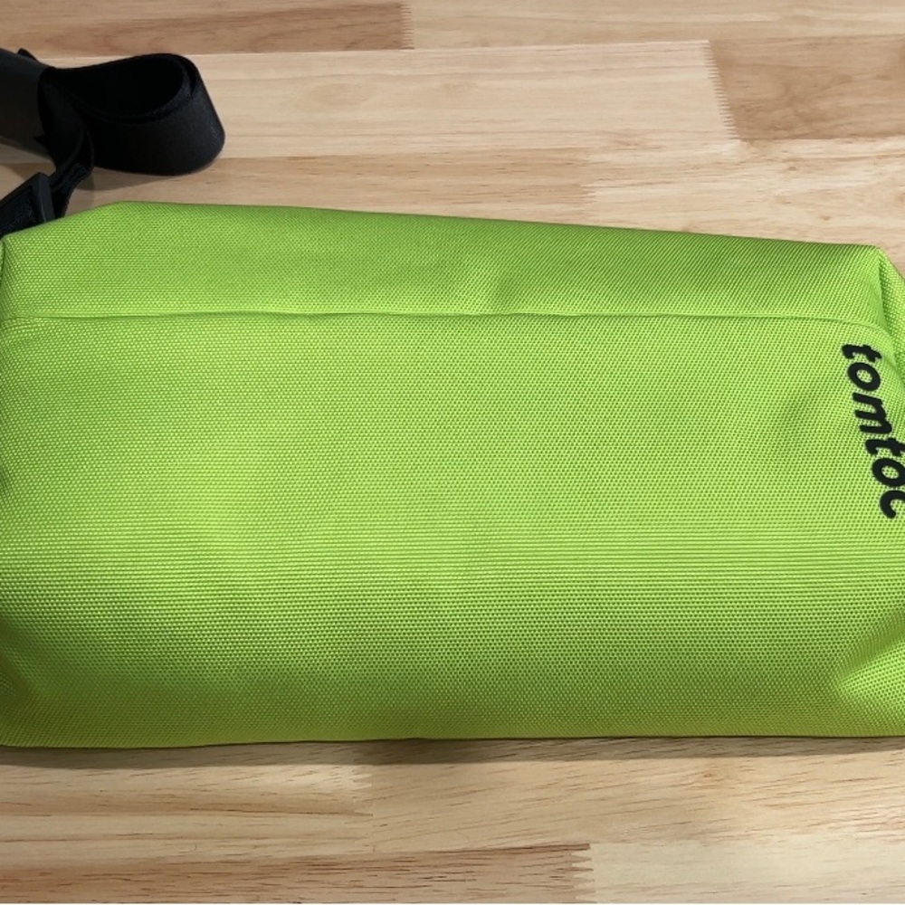 Tomtoc X U | Custom Sling Bag with, Crossbody 3L, Slime Green